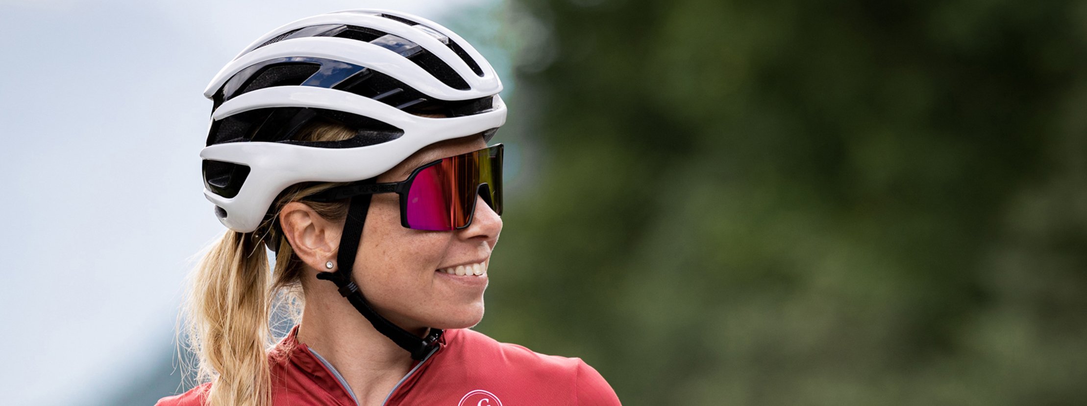 POP EYES sunglasses features – interchangeable lenses, anti-fog coating and 100 % UV protection for top performance