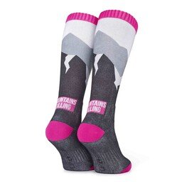 JOHN ski socks in the trendy Mountain Calling design – ideal for skiers and snowboarders with an extra high comfort waistband and reinforced foot area for perfect grip on the slopes