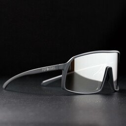 Side view of FRED Shark Grey – sports sunglasses with dynamic style and performance.